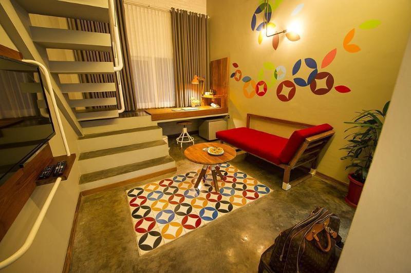 Lokal Hotel & Restaurant Kejayan ภายนอก รูปภาพ