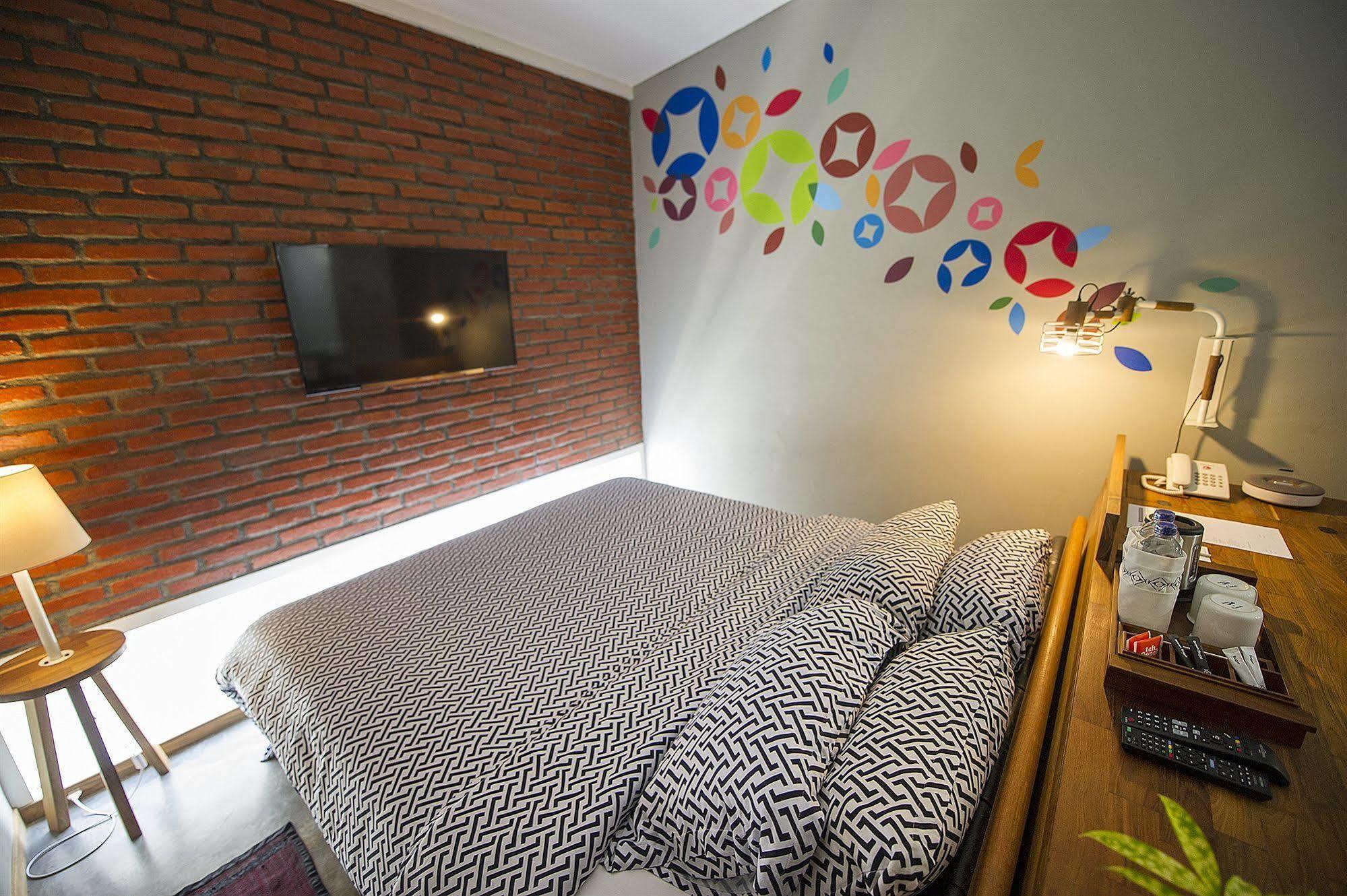 Lokal Hotel & Restaurant Kejayan ภายนอก รูปภาพ