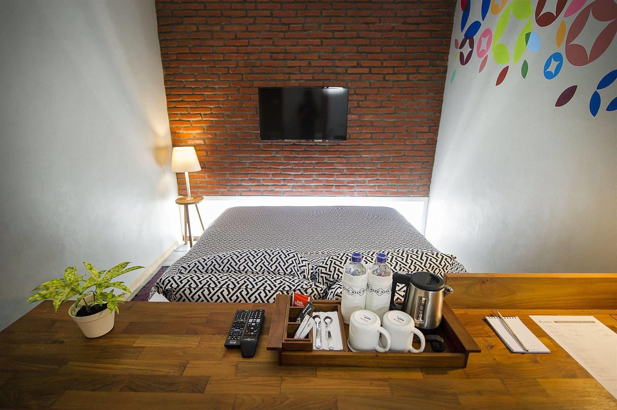 Lokal Hotel & Restaurant Kejayan ภายนอก รูปภาพ