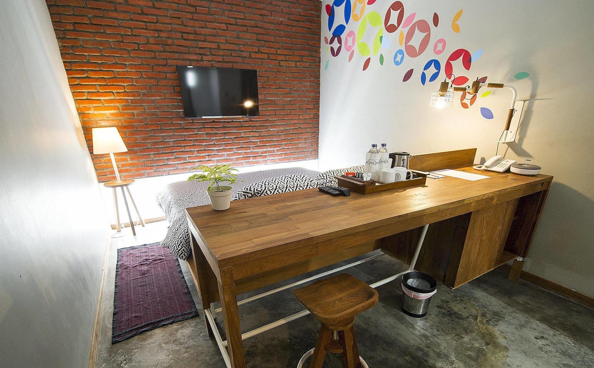 Lokal Hotel & Restaurant Kejayan ภายนอก รูปภาพ
