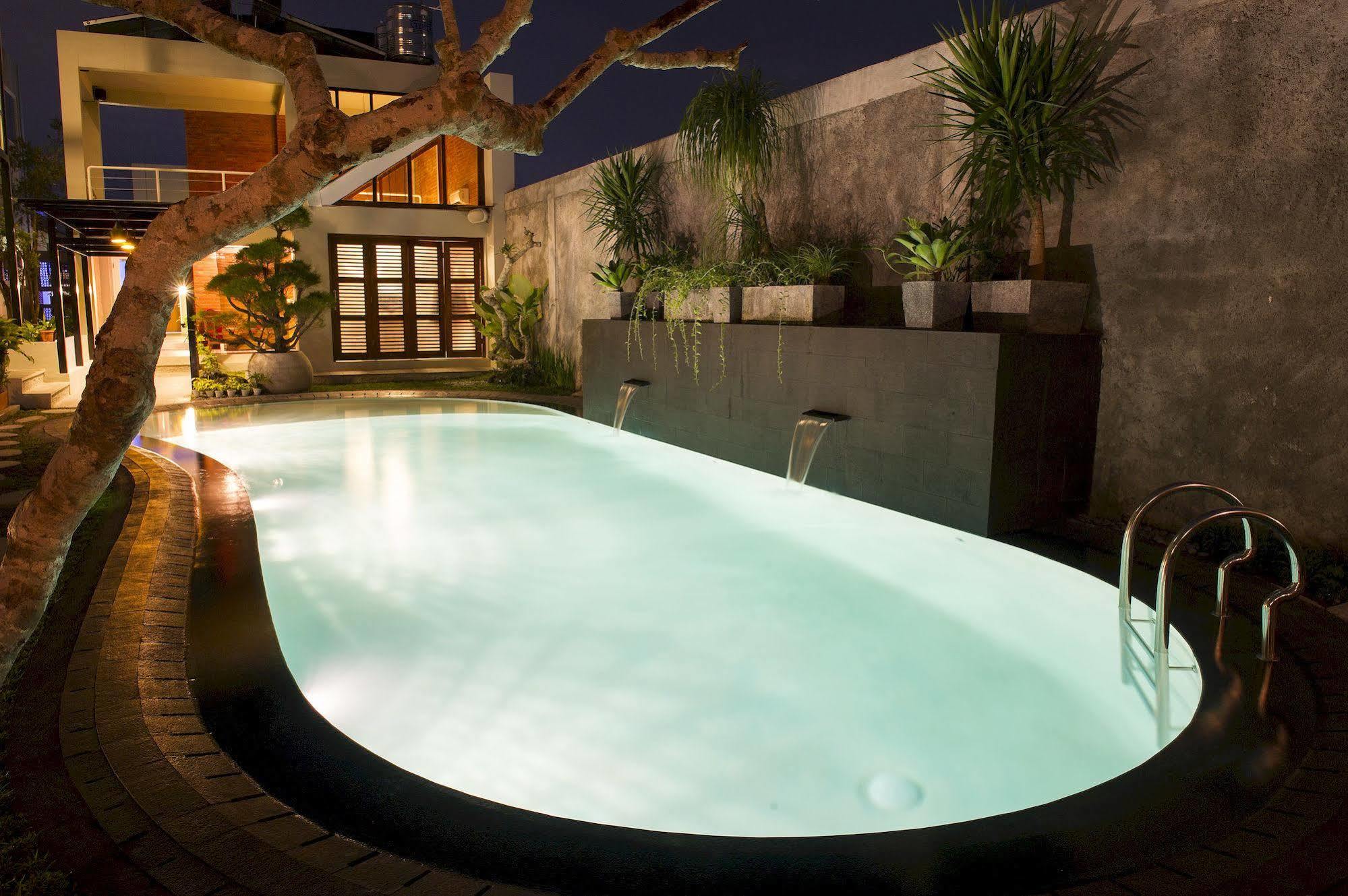 Lokal Hotel & Restaurant Kejayan ภายนอก รูปภาพ