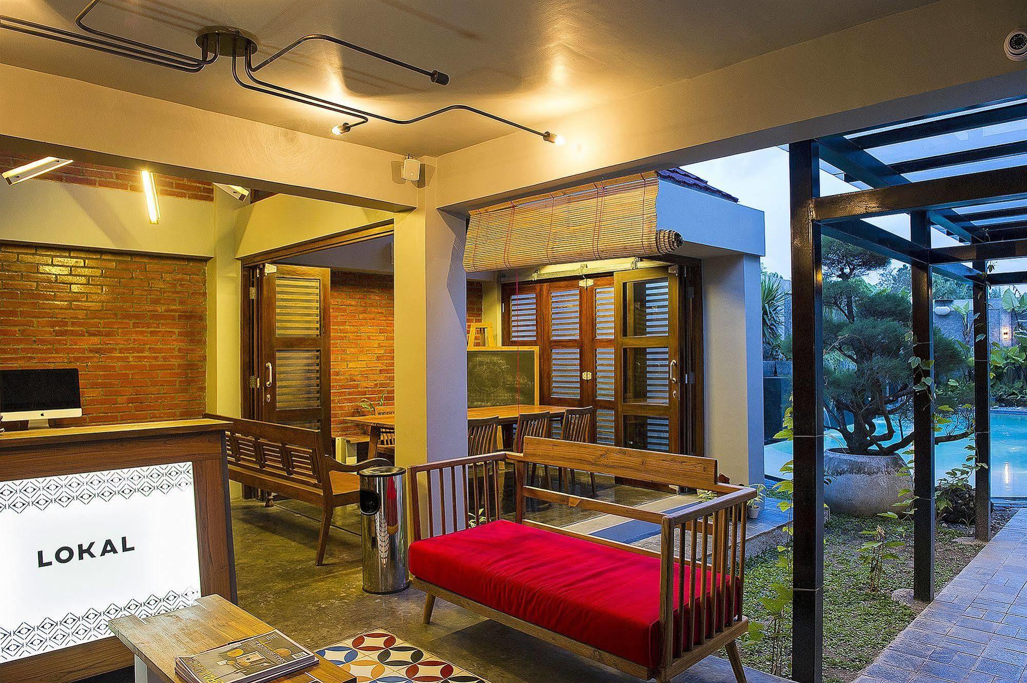 Lokal Hotel & Restaurant Kejayan ภายนอก รูปภาพ