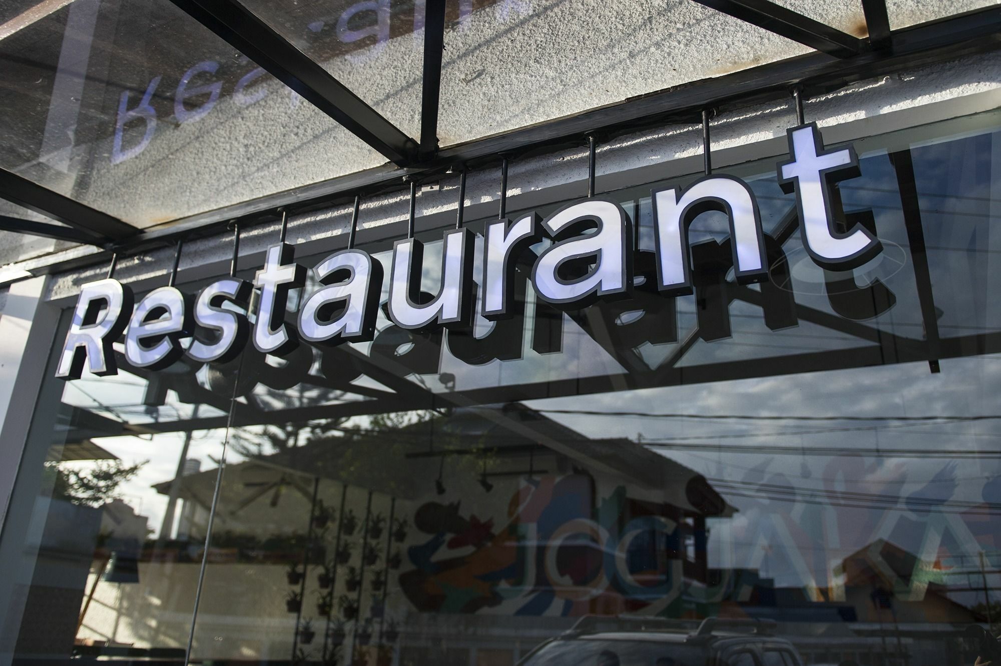 Lokal Hotel & Restaurant Kejayan ภายนอก รูปภาพ